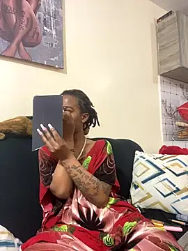 hoely grail01 online show from November 2025 07:06:01 PM