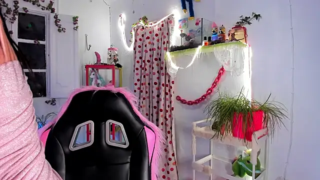 lady sontse  online show from February 2026 07:10:02 PM