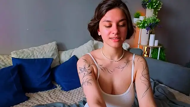Snapshot of Celine_Dionn chatting on June 2026 05:01:02 AM Celine Dionn online show from June 2026 05:01:02 AM
