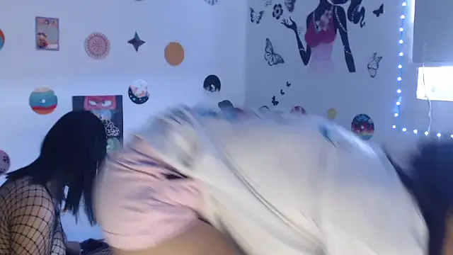 Snapshot of Yaumiko chatting on January 2025 07:43:01 PM Yaumiko online show from January 2025 07:43:01 PM