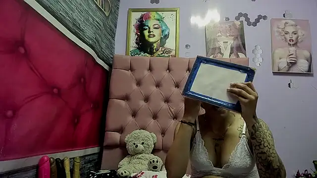 Snapshot of Yaumiko chatting on September 2025 12:05:02 PM Yaumiko online show from September 2025 12:05:02 PM