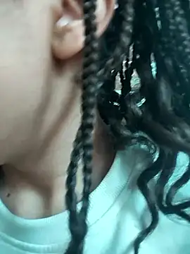 Snapshot of Yaumiko chatting on January 2026 12:40:01 PM Yaumiko online show from January 2026 12:40:01 PM