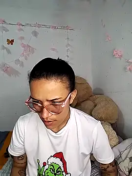 Snapshot of Yaumiko chatting on February 2026 11:26:02 AM Yaumiko online show from February 2026 11:26:02 AM