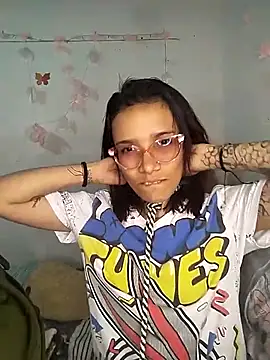 Snapshot of Yaumiko chatting on February 2026 12:37:01 AM Yaumiko online show from February 2026 12:37:01 AM