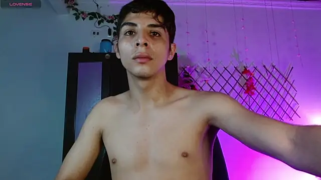 Snapshot of justin_alexxx chatting on December 2024 06:50:01 PM justin alexxx online show from December 2024 06:50:01 PM