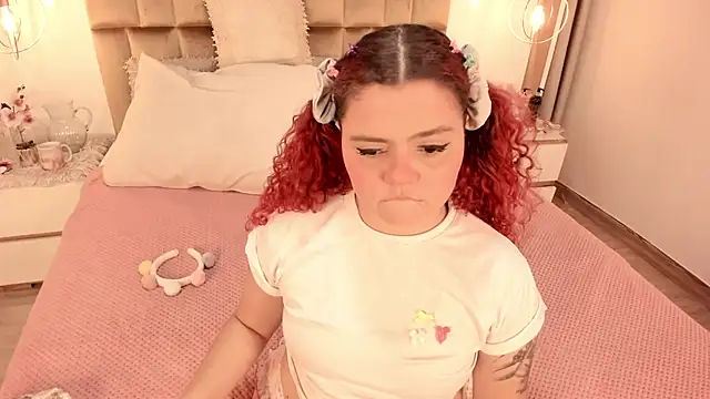 Twwiiggy online show from February 2025 08:37:01 PM