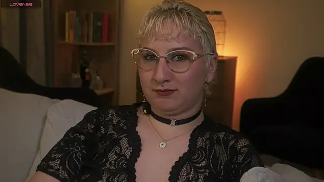 Ximenna Cruz online show from December 2025 12:19:01 AM