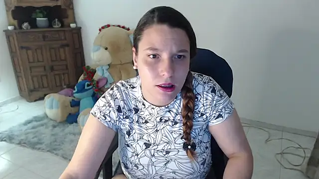 Snapshot of alexia_87 chatting on July 2026 02:33:01 AM alexia 87 online show from July 2026 02:33:01 AM