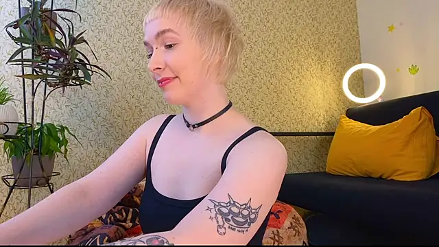 EmmyAmbros online show from February 2025 11:27:01 AM