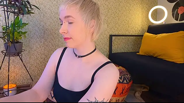 EmmyAmbros online show from February 2025 05:48:02 AM