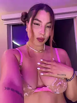 Snapshot of SaharaRush_ chatting on January 2025 02:28:02 AM SaharaRush online show from January 2025 02:28:02 AM