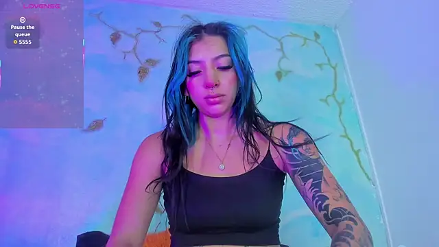 SaturnooStonee online show from October 2025 04:35:01 AM