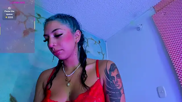 SaturnooStonee online show from March 2026 01:02:01 AM