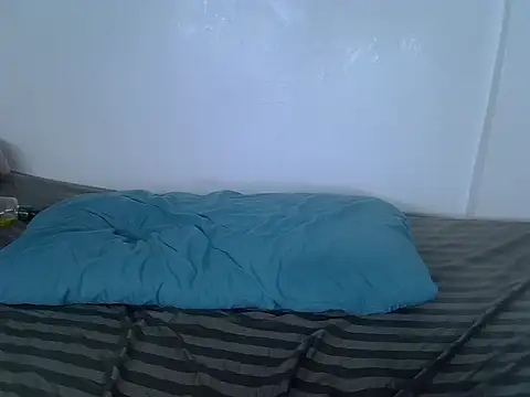 laetitia  online show from November 2025 12:32:01 AM