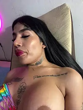 saragill323 online show from March 2025 10:39:02 PM