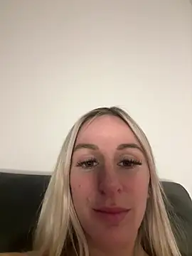 Liana Lou online show from January 2025 09:19:01 PM