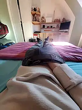 Snapshot of Vijeniv13 chatting on March 2026 12:44:01 PM Vijeniv13 online show from March 2026 12:44:01 PM