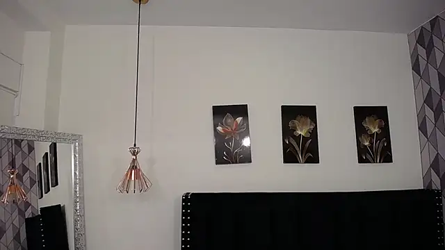 innocentlady  online show from March 2025 12:01:02 PM