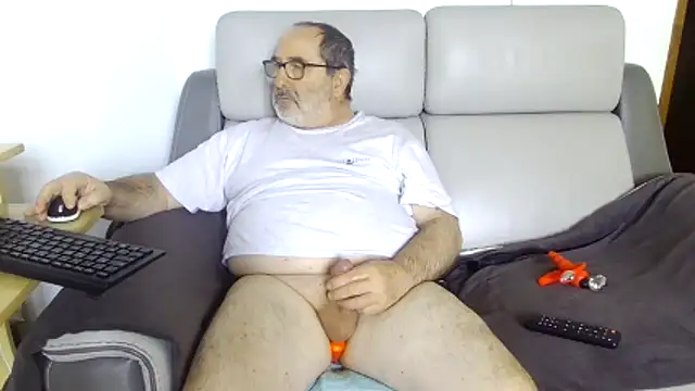 gillou1234 online show from April 2026 07:39:01 AM