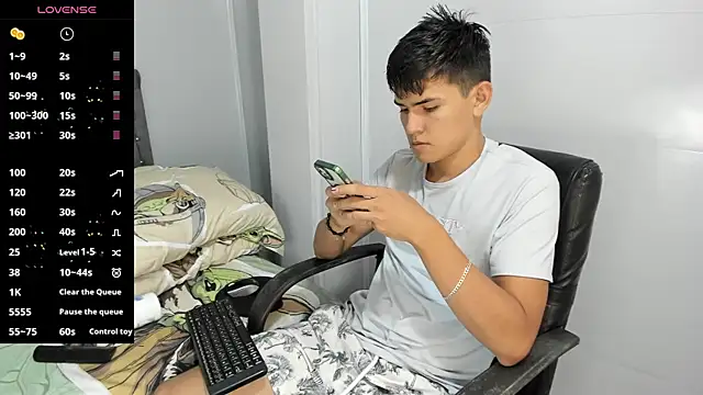 Jacobb Lee online show from February 2025 08:20:02 PM