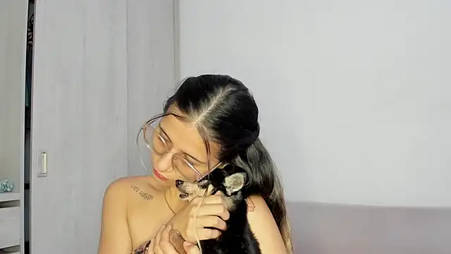 Lilacutte  online show from January 2025 12:27:01 PM