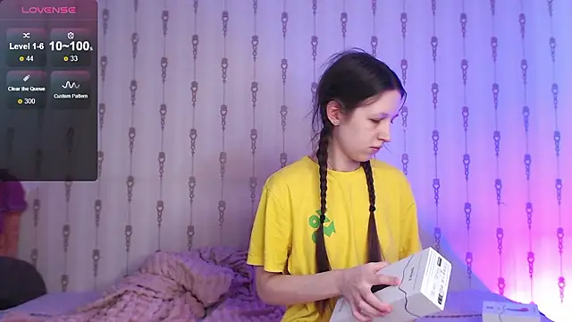 Snapshot of ur_kitty__ chatting on January 2026 09:03:01 AM ur kitty online show from January 2026 09:03:01 AM