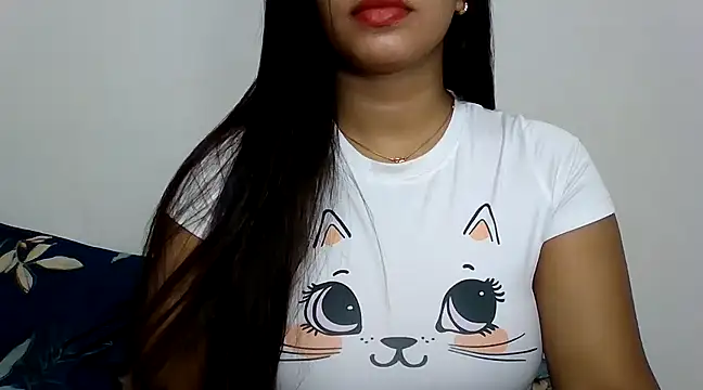 Snapshot of sparkling_queen chatting on March 2025 02:04:01 AM sparkling queen online show from March 2025 02:04:01 AM