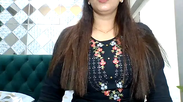 Snapshot of sparkling_queen chatting on November 2025 01:22:01 PM sparkling queen online show from November 2025 01:22:01 PM