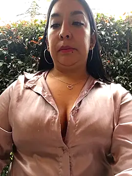 Bella keny online show from February 2026 04:33:01 PM