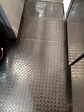 A man in public online show from September 2025 02:22:01 PM