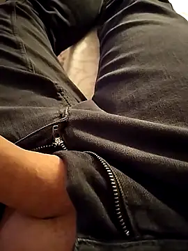 A man in public online show from February 2026 11:25:01 PM