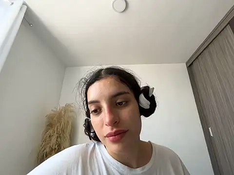 dakota le online show from June 2026 03:59:01 PM