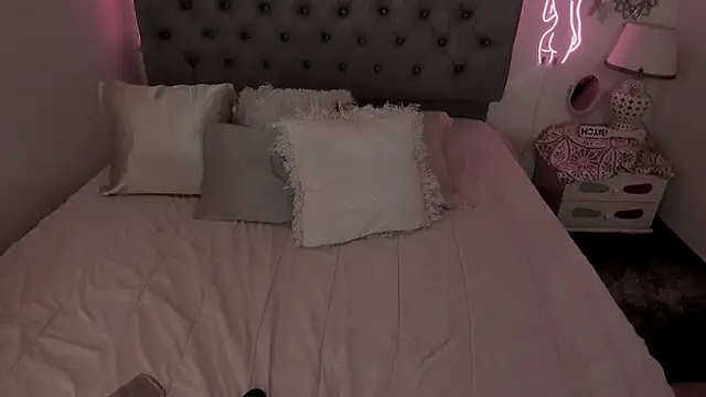 Snapshot of Lau_123x chatting on January 2025 04:33:02 AM Lau 123x online show from January 2025 04:33:02 AM