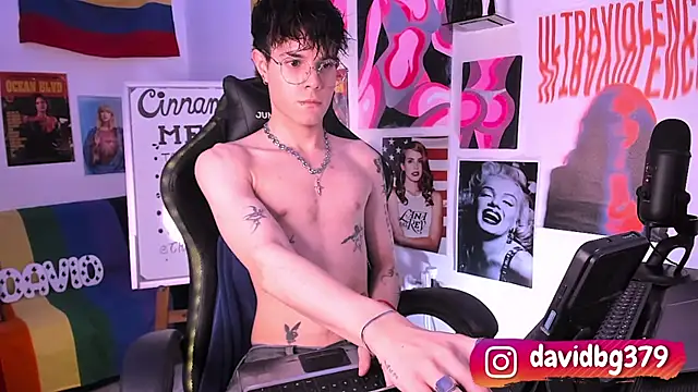 Snapshot of cinnamon_boyxxx chatting on March 2025 07:12:02 AM cinnamon boyxxx online show from March 2025 07:12:02 AM