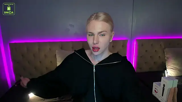 Snapshot of DanielPaige_ chatting on January 2025 02:14:01 PM DanielPaige online show from January 2025 02:14:01 PM