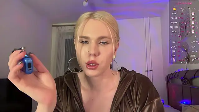 Snapshot of DanielPaige_ chatting on January 2025 10:28:01 PM DanielPaige online show from January 2025 10:28:01 PM