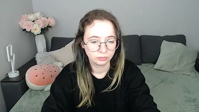 Mini Diva online show from October 2025 08:04:02 AM