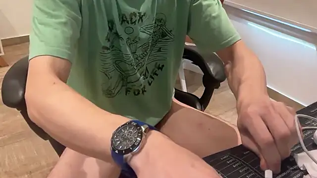 nicolaaaaas online show from October 2025 04:04:02 PM