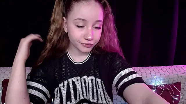 Snapshot of SindiWatsoon chatting on December 2024 12:06:01 PM SindiWatsoon online show from December 2024 12:06:01 PM