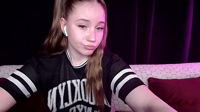 Snapshot of SindiWatsoon chatting on January 2025 05:34:01 PM SindiWatsoon online show from January 2025 05:34:01 PM