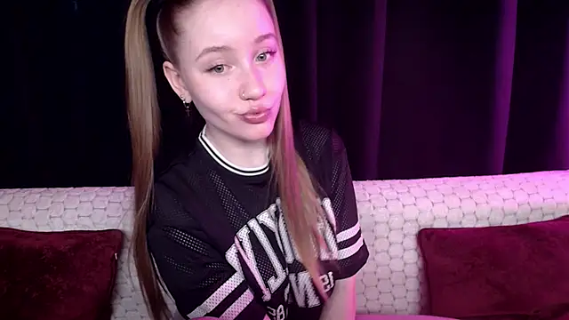 Snapshot of SindiWatsoon chatting on March 2025 01:45:01 PM SindiWatsoon online show from March 2025 01:45:01 PM