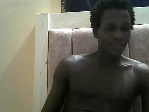 Snapshot of Bigras0011 chatting on June 2026 04:21:02 PM Bigras0011 online show from June 2026 04:21:02 PM