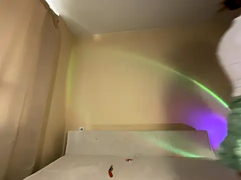 Snapshot of winter__sun chatting on September 2025 01:11:02 PM winter sun online show from September 2025 01:11:02 PM