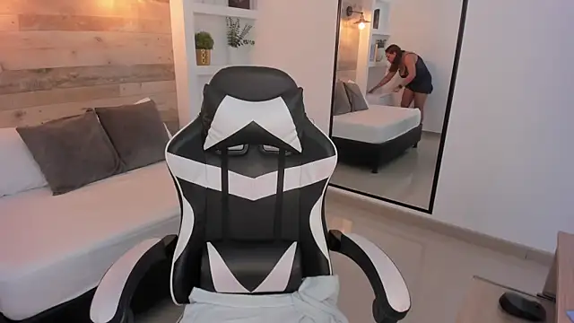 Snapshot of zoe_danae_ chatting on February 2026 12:32:02 PM zoe danae online show from February 2026 12:32:02 PM