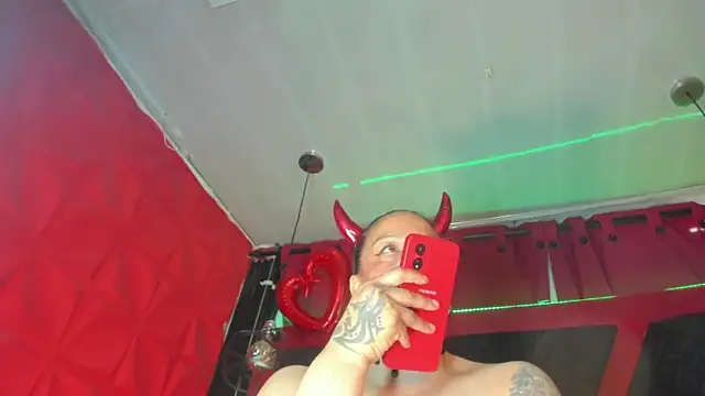 Taylor-hardcore online show from October 2025 02:12:02 PM