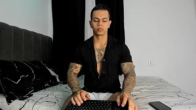 Aron Dark online show from February 2025 10:01:01 PM