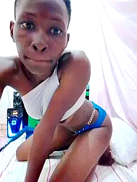 LOVELY-2BERRY online show from February 2025 06:24:01 PM