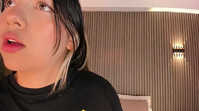 Snapshot of AliceHanz chatting on February 2026 04:09:02 AM AliceHanz online show from February 2026 04:09:02 AM