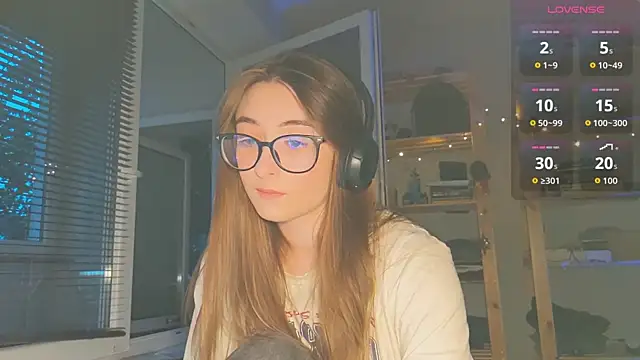 Snapshot of monlight__dana chatting on September 2025 05:01:02 PM monlight  dana online show from September 2025 05:01:02 PM