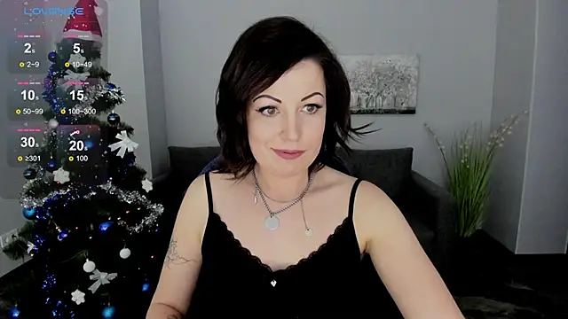 Snapshot of Emily_Midlton chatting on December 2024 04:30:02 PM Emily Midlton online show from December 2024 04:30:02 PM